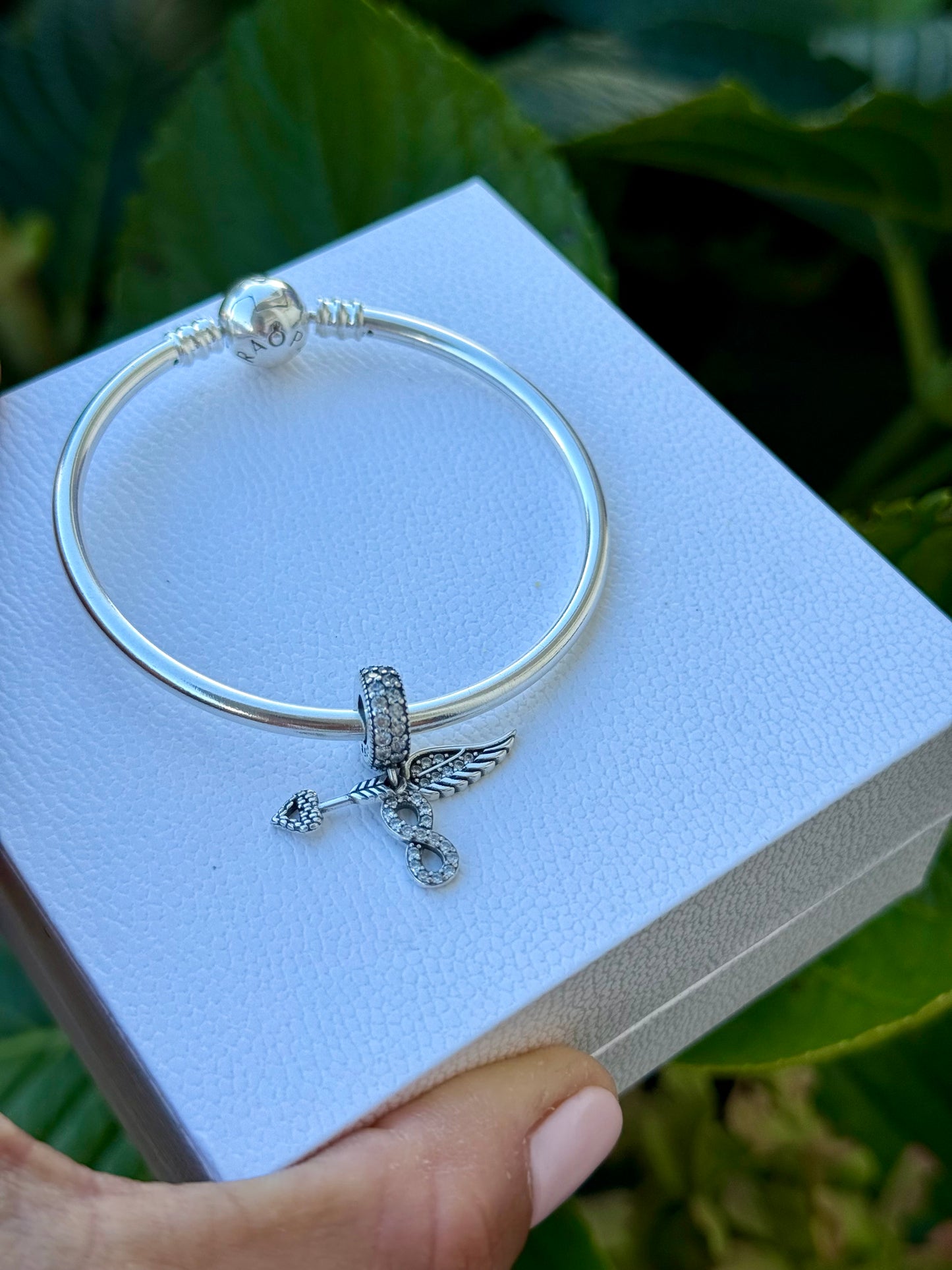 Charm Infinito flecha