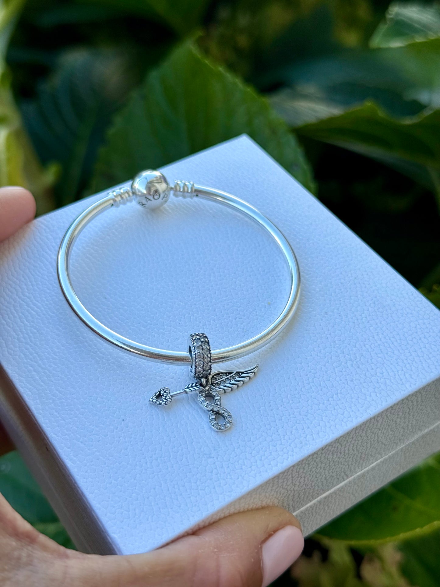 Charm Infinito flecha