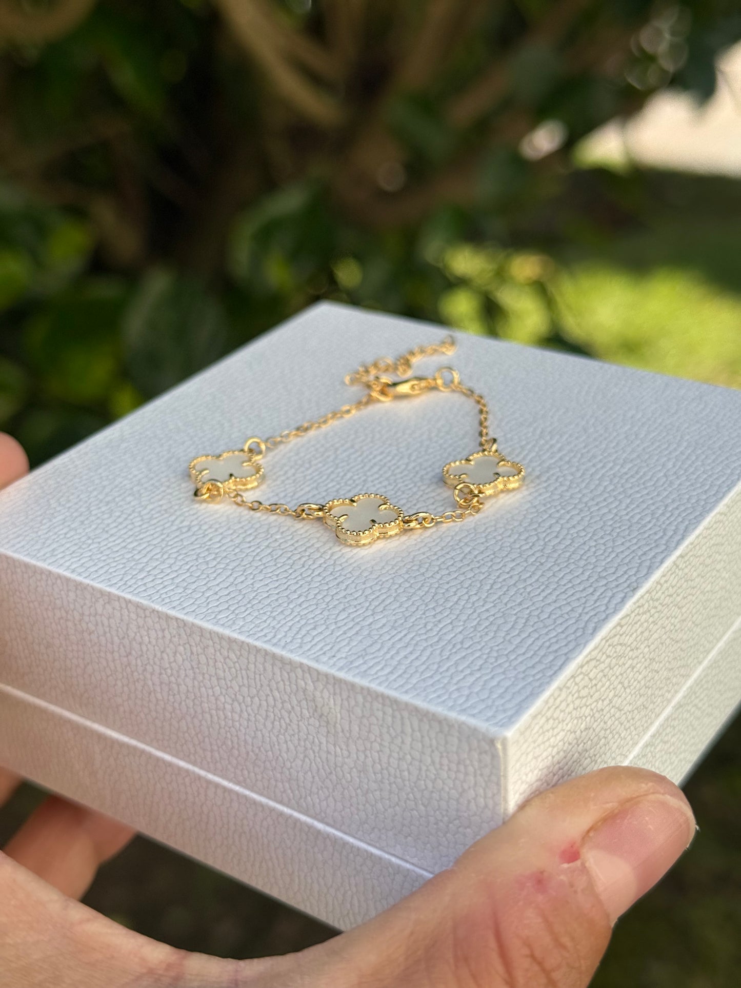 Pulsera trébol nácar